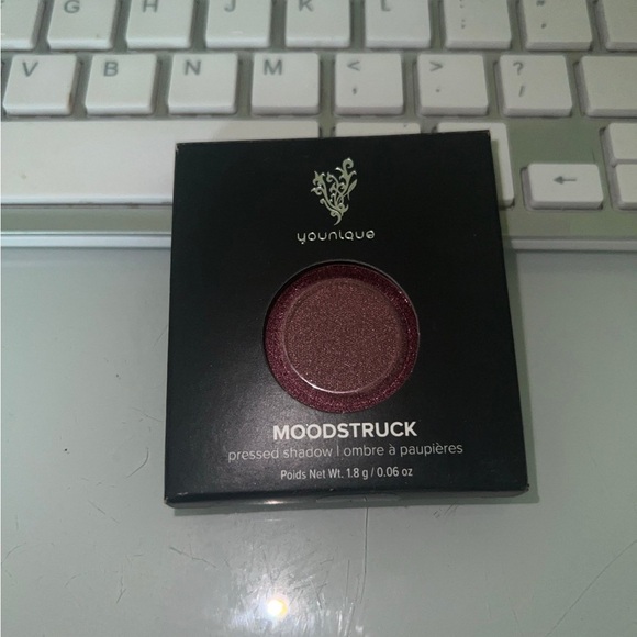 Younique Moodstruck pressed shadow in the shade ostentatious. New in box. - Picture 1 of 1